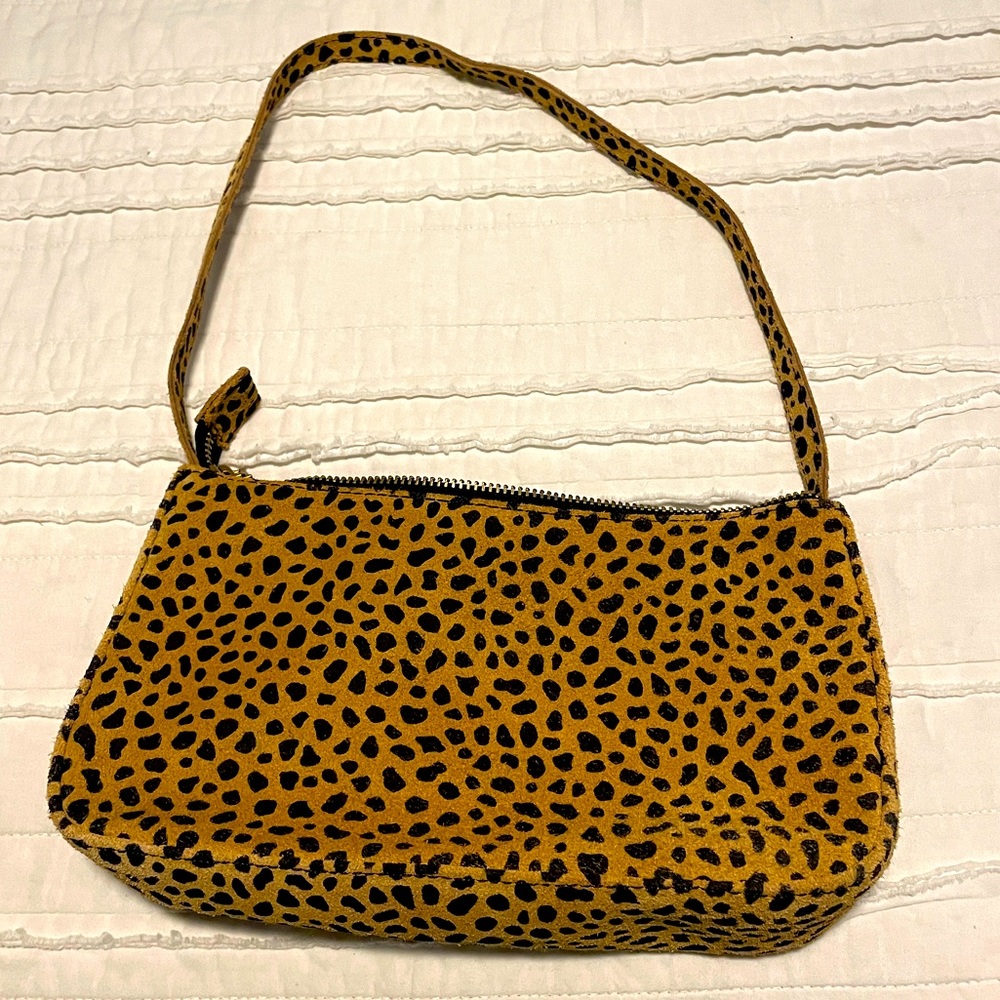 Brandy Melville purse. NWOT.